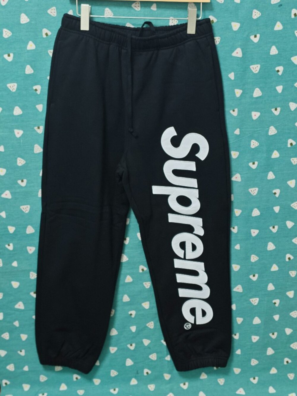Black Supreme Side Logo Sweatpants Unisex